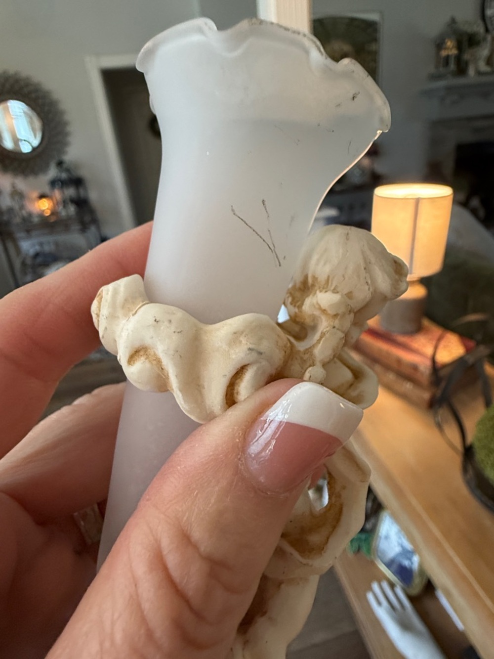 Vintage Italian Cherub Bud Vase - Cream White - Picture 7 of 15